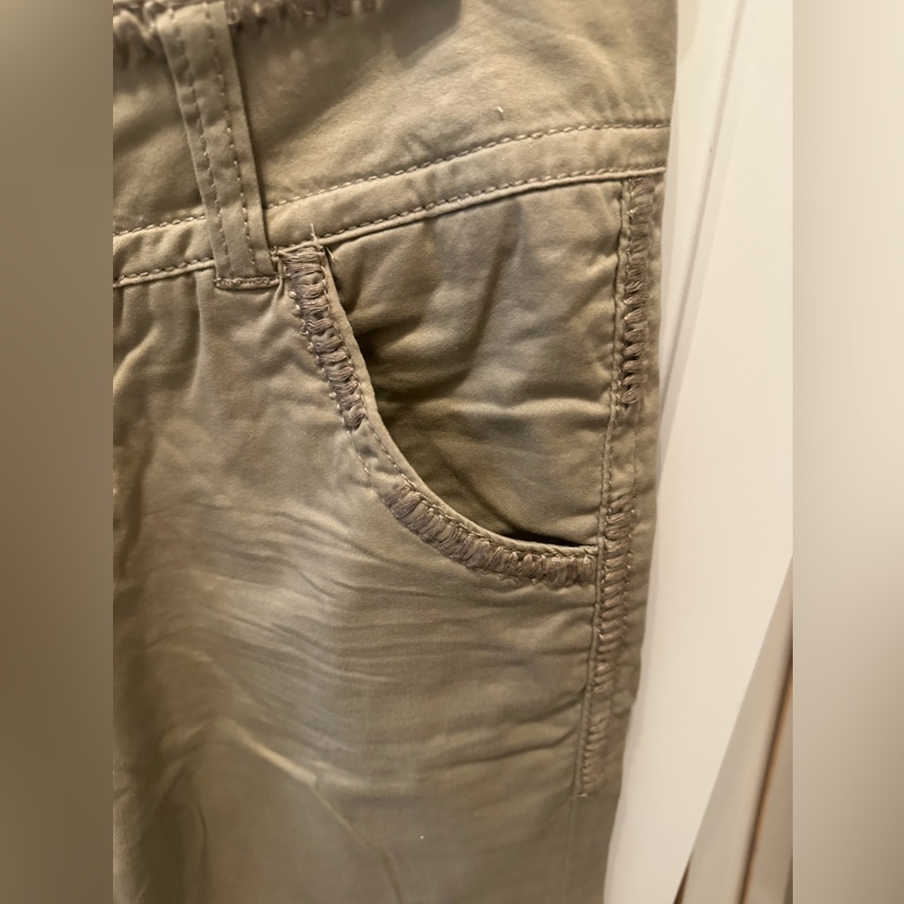 BKE bootcut kakis. - Picture 3 of 6